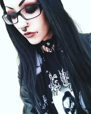 Emilie, 32 ans, trans à Pinet