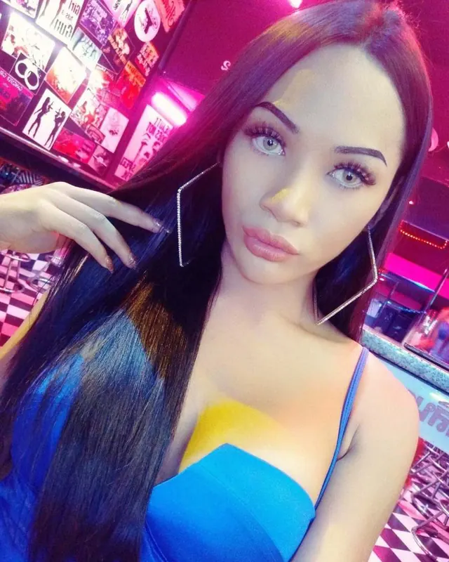 Eva, 24 ans, trans à Locminé